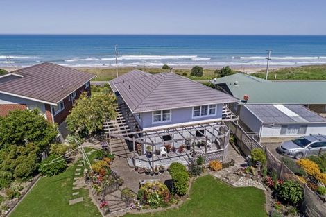 Photo of property in 97 Moana Road, Okitu, Gisborne, 4010