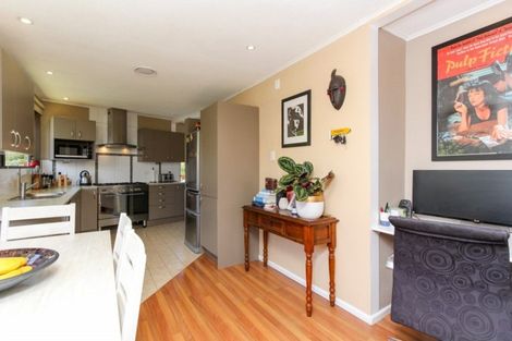 Photo of property in 174 Huatoki Street, Upper Vogeltown, New Plymouth, 4310