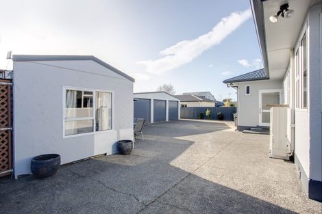 Photo of property in 12 Hinton Road, Taradale, Napier, 4112