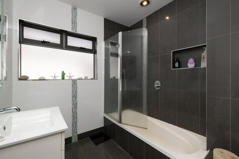 Photo of property in 242 Omokoroa Road, Omokoroa, 3114