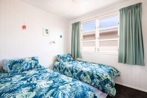 Photo of property in 100 Eighth Avenue, Urenui, 4377