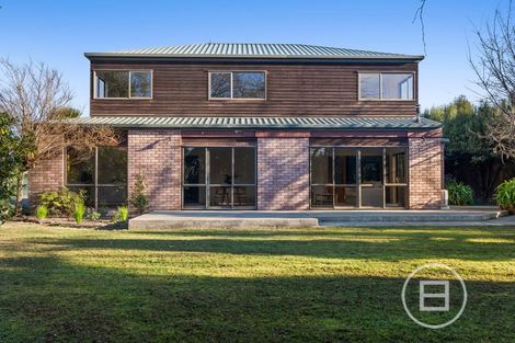 Photo of property in 3 Glenburn Place, Avonhead, Christchurch, 8042