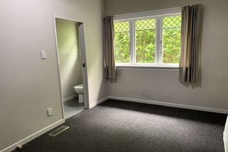 Photo of property in 5 Burrows Avenue, Karori, Wellington, 6012