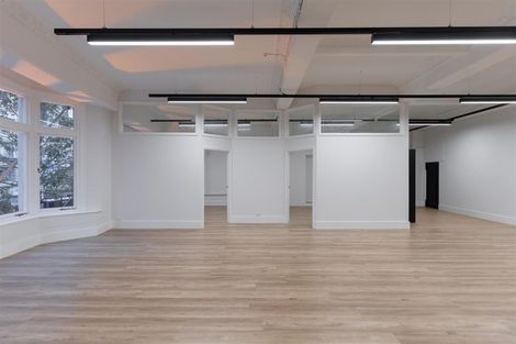 Photo of property in 1e Queen Street, New Plymouth, 4310