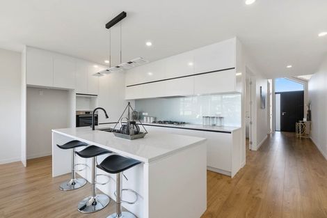 Photo of property in 32 Bine Crescent, Orewa, 0931