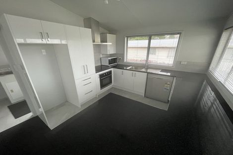 Photo of property in 3 Patterson Grove, Waikanae, 5036