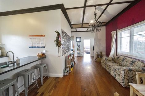 Photo of property in 8 Collins Street, Hawera, 4610