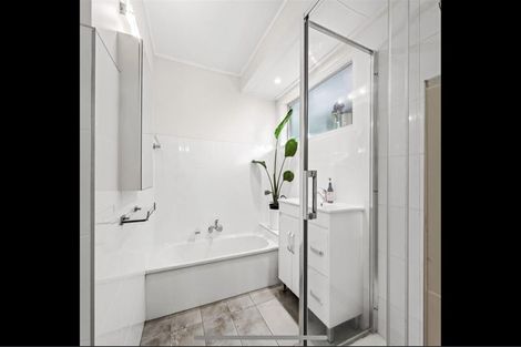 Photo of property in 68b Te Atatu Road, Te Atatu South, Auckland, 0610