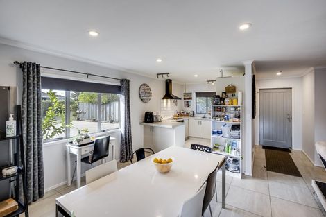 Photo of property in 28 Mcnaughton Place, Onekawa, Napier, 4110