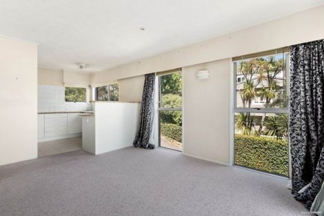 Photo of property in 1/36 Saddleback Rise, Murrays Bay, Auckland, 0630