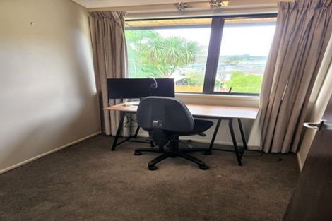 Photo of property in 12 The Glade South, Pukekohe, 2120