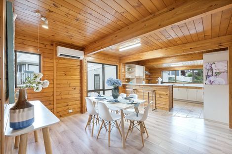 Photo of property in 5 Chardon Place, Henderson, Auckland, 0612