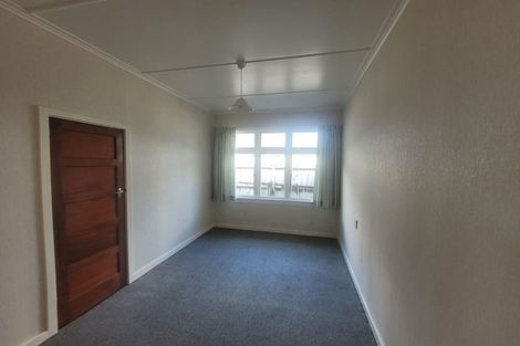 Photo of property in 39 Tarahua Road, Vogeltown, New Plymouth, 4310