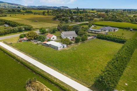 Photo of property in 461 Tararua Road, Levin, 5571