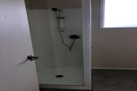 Photo of property in 1/36 Exmouth Road, Northcote, Auckland, 0627