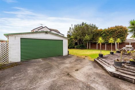 Photo of property in 13 Oakmont Place, Wattle Downs, Auckland, 2103