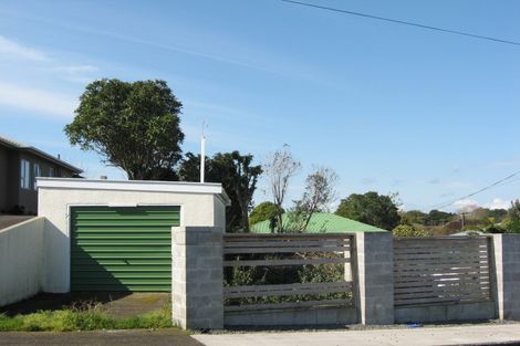 Photo of property in 46 Wallath Road, Westown, New Plymouth, 4310