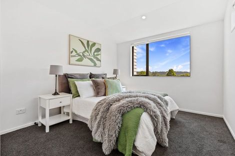 Photo of property in 4/13 Fairdale Place, Birkdale, Auckland, 0626