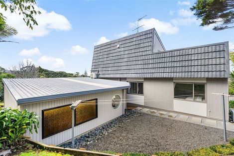 Photo of property in 17 Noeleen Street, Glenfield, Auckland, 0629