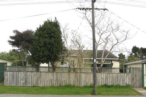 Photo of property in 75 Omata Road, Marfell, New Plymouth, 4310