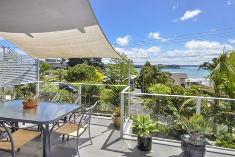 Photo of property in 2/19 Tindalls Bay Road, Tindalls Beach, Whangaparaoa, 0930