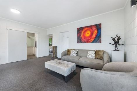 Photo of property in 1/9 Parrs Cross Road, Henderson, Auckland, 0612