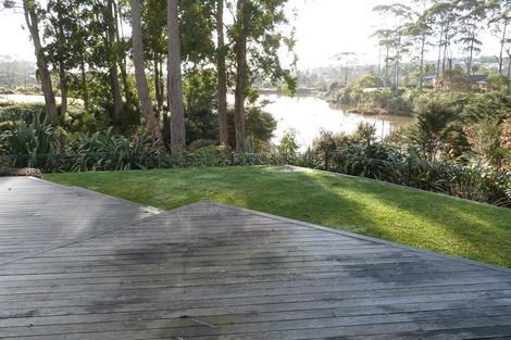 Photo of property in 12 Barnsley Place, Henderson, Auckland, 0612