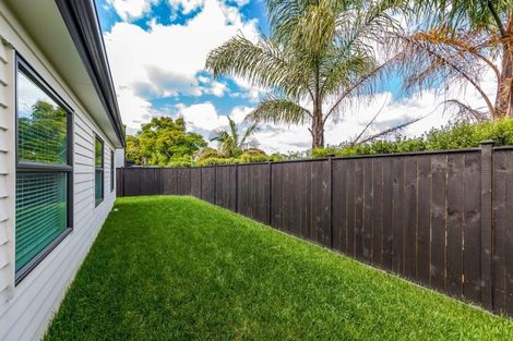 Photo of property in 158b East Coast Road, Forrest Hill, Auckland, 0620