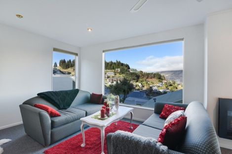 Photo of property in 15b Wye Place, Fernhill, Queenstown, 9300