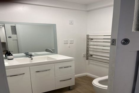 Photo of property in 7 Pinelands Avenue, Seatoun, Wellington, 6022