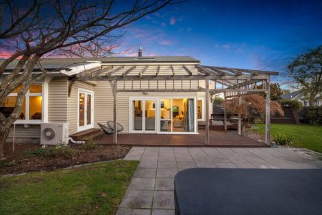Photo of property in 36 Tui Street, Fendalton, Christchurch, 8041