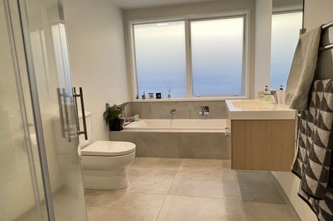 Photo of property in 92 Whakaturou Crescent, Pyes Pa, Tauranga, 3112