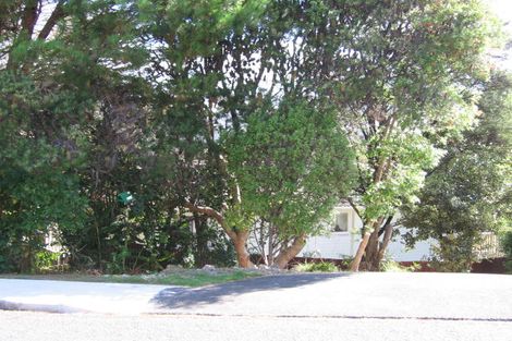 Photo of property in 121 Cliff View Drive, Green Bay, Auckland, 0604