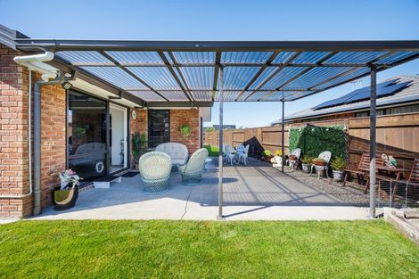 Photo of property in 18 Medallion Court, Kelvin Grove, Palmerston North, 4414