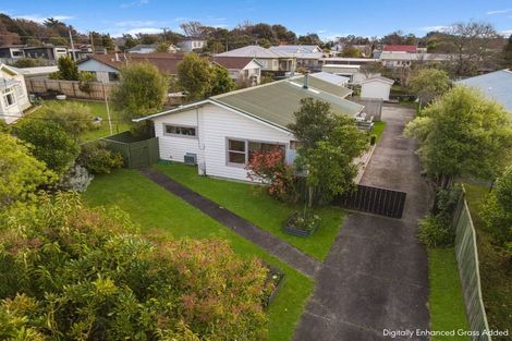 Photo of property in 16 Maunder Street, Marton, 4710