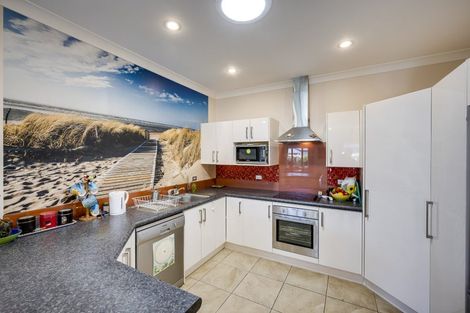 Photo of property in 18 Portland Place, Poraiti, Napier, 4112