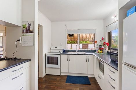 Photo of property in 51 Ngaio Road, Waikanae, 5036