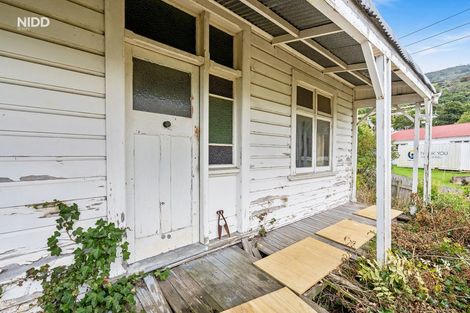 Photo of property in 1 Athol Place, Ravensbourne, Dunedin, 9022