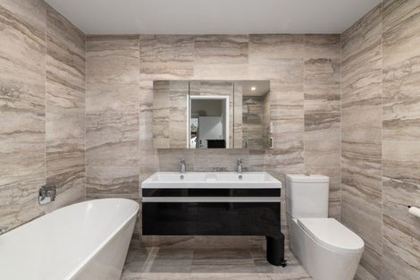 Photo of property in 2 Cannon Hill Crescent, Mount Pleasant, Christchurch, 8081