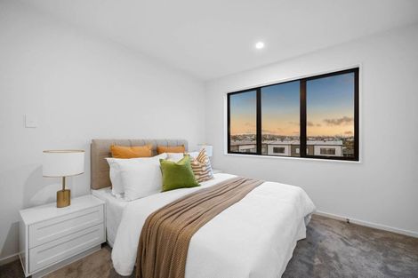 Photo of property in 33c Garadice Road, Rothesay Bay, Auckland, 0630