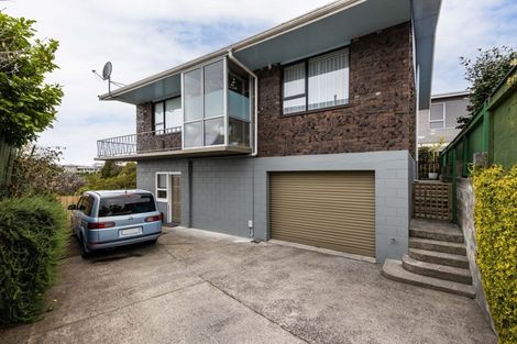 Photo of property in 15 Montana Place, Merrilands, New Plymouth, 4312