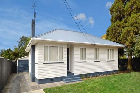 Photo of property in 10 Rollerson Street, Papakura, 2110