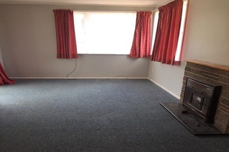 Photo of property in 14 Wakeling Avenue, Te Atatu South, Auckland, 0610