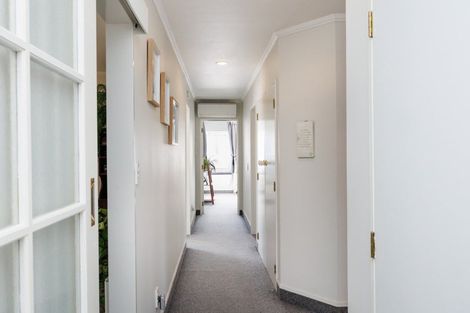 Photo of property in 12 Lancewood Lane, Roslyn, Palmerston North, 4414