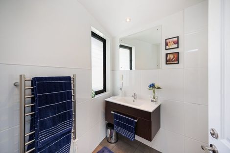 Photo of property in 27 Ruapehu Drive, Fitzherbert, Palmerston North, 4410