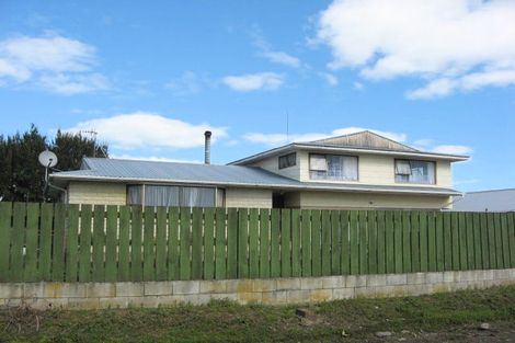 Photo of property in 7 Edward Street, Bulls, 4818