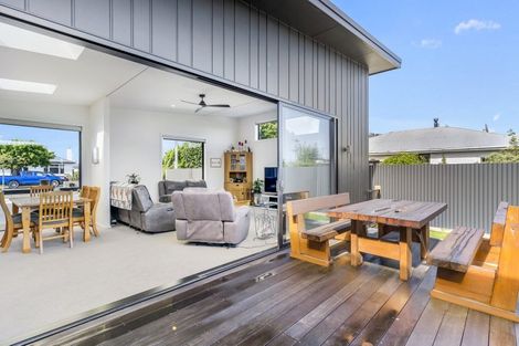 Photo of property in 42 Mary Street, Winton, 9720