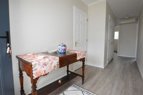 Photo of property in 75a Queen Street West, Levin, 5510