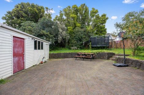 Photo of property in 9 Grimshaw Place, Henderson, Auckland, 0612