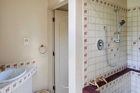 Photo of property in 30 Ferry Road, Days Bay, Lower Hutt, 5013